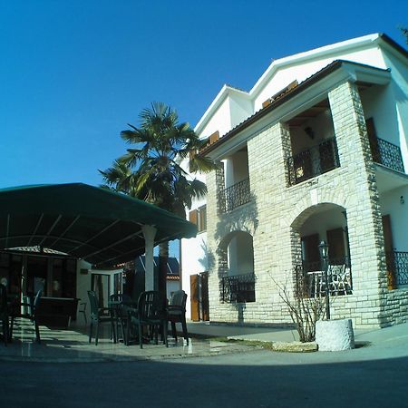 B&B Moderno 法扎纳 外观 照片