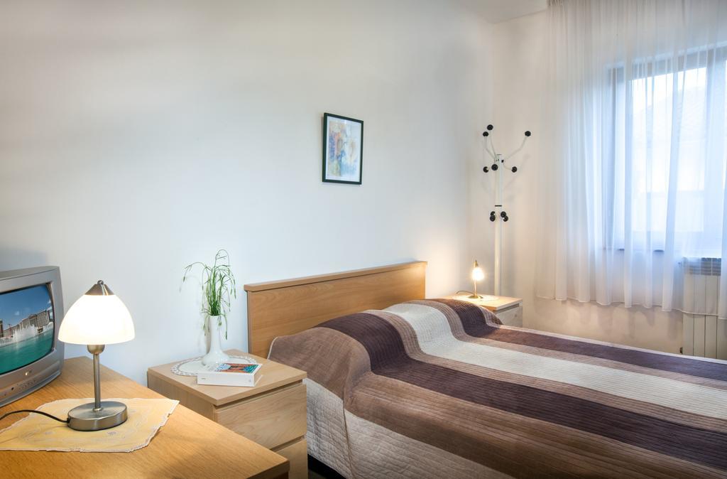 B&B Moderno 法扎纳 客房 照片